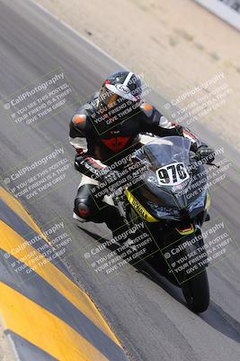 media/Nov-05-2022-SoCal Trackdays (Sat) [[f8d9b725ab]]/Turn 15 Inside (145pm)/